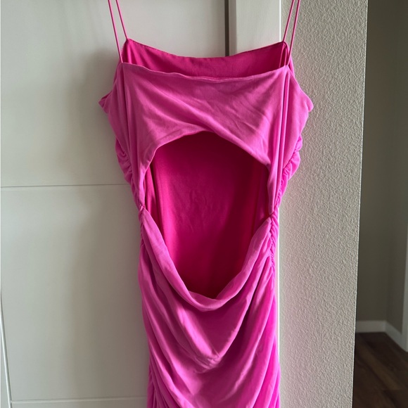 Pink Ruched Dress - Picture 3 of 4